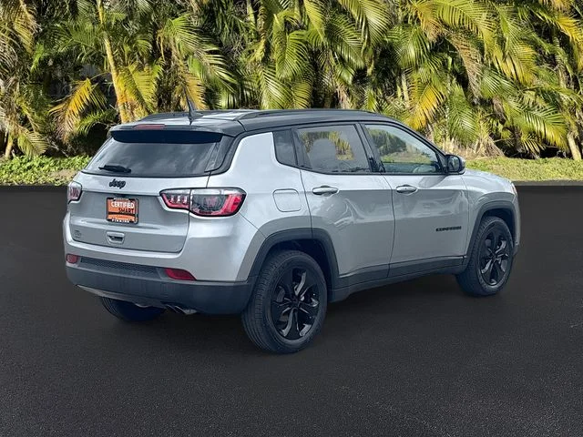 Used 2021 Silver Jeep Latitude image 5