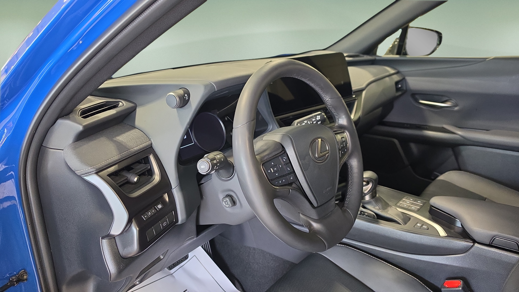 Certified Used 2023  Lexus 250h Premium image 14