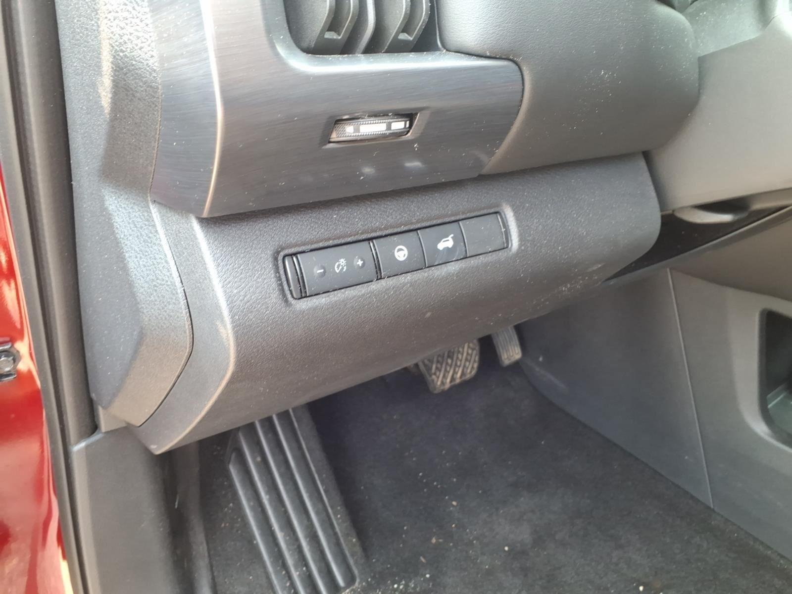 2024 Nissan Pathfinder SL - Photo 26