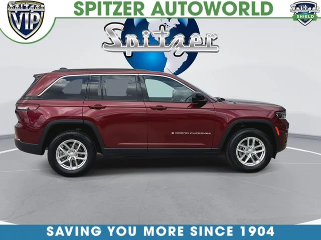 Used 2024 Red Jeep Laredo X image 10