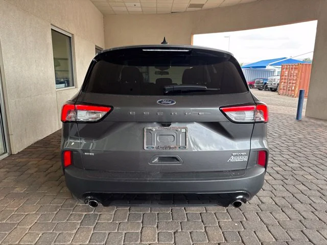 Used 2022 Gray Metallic Ford SE image 3