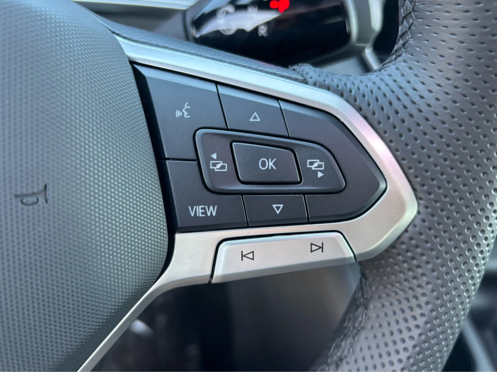 New 2026 PLATINUM GRAY Volkswagen SE R-Line Black image 15