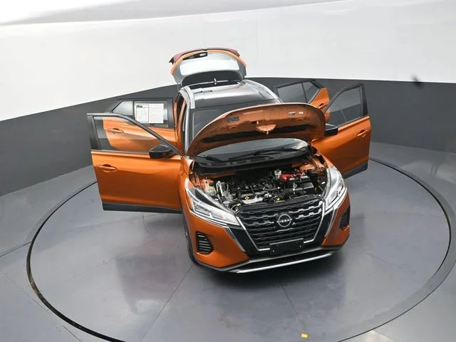 Used 2022 Orange Nissan SV image 30