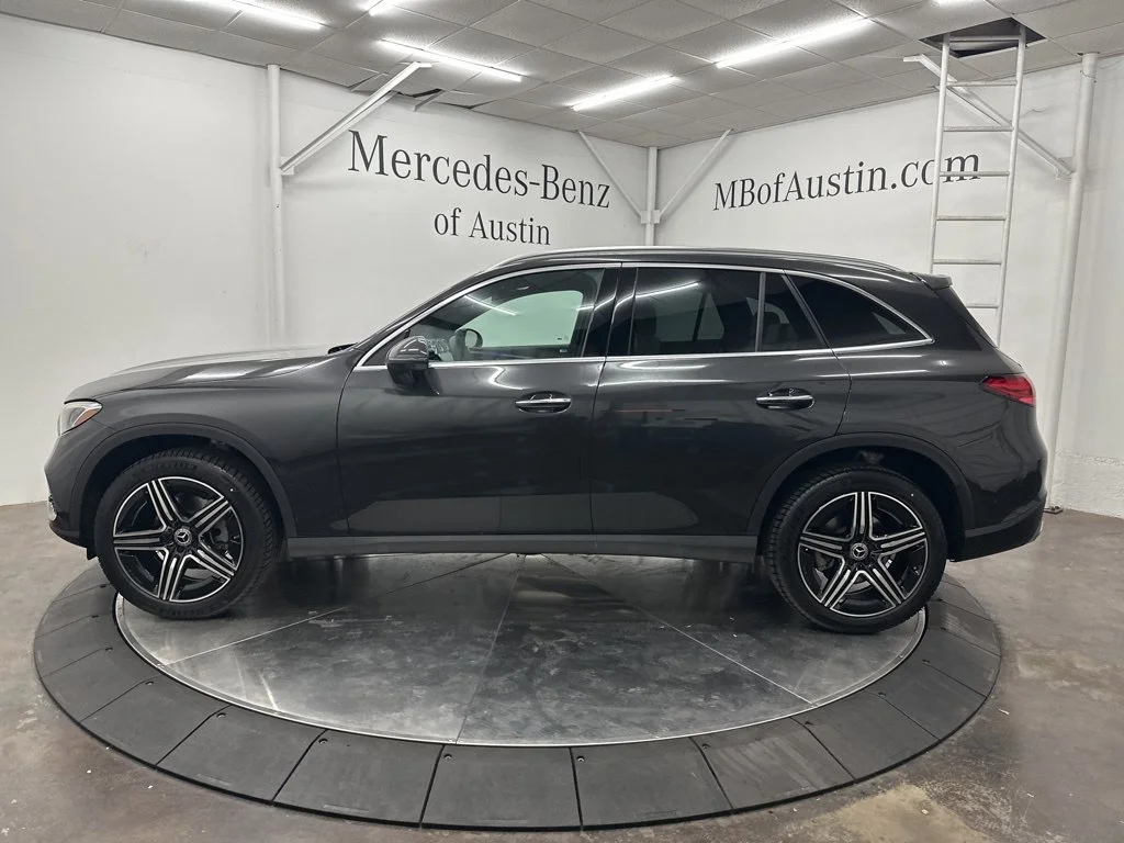 Used 2026 Gray Mercedes-Benz GLC 300 image 4