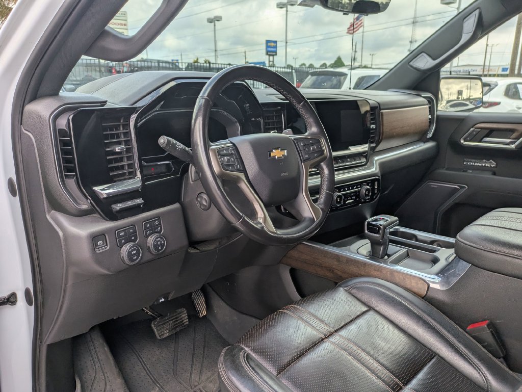 Used 2023 IRIDESCENT PEARL TRICOAT Chevrolet High Country image 33
