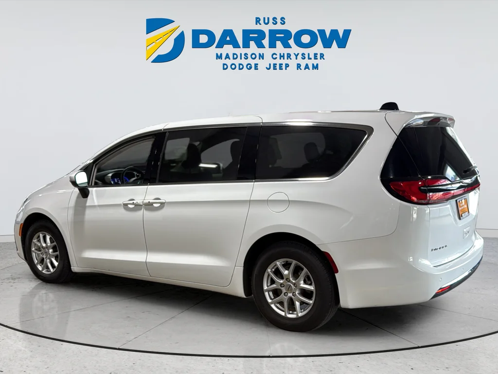 Used 2023 White Chrysler Touring L image 3