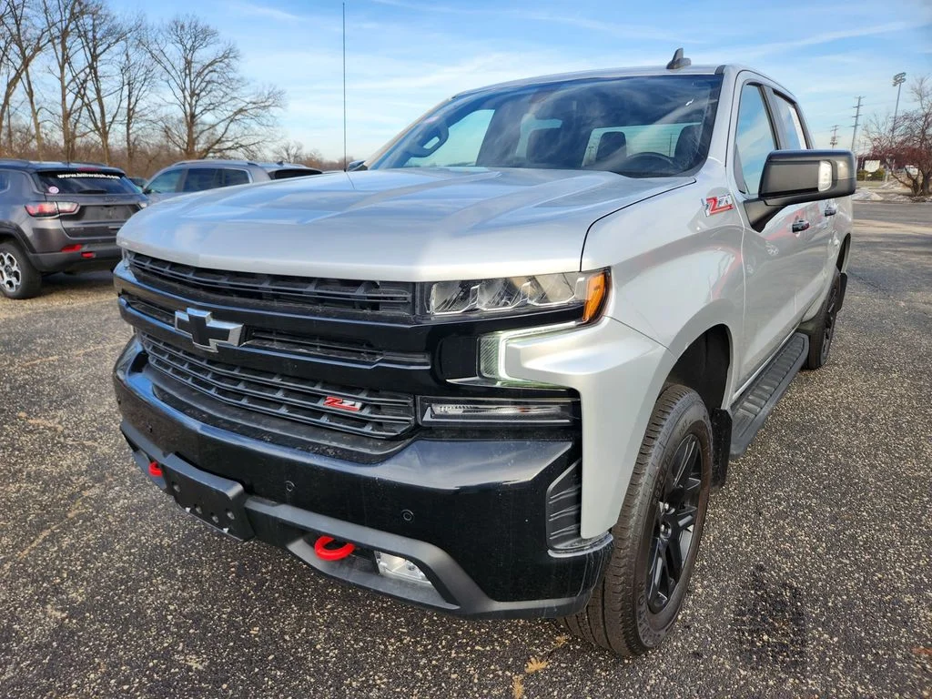 Used 2022 Silver Chevrolet Trail Boss Crew 4X4 image 4