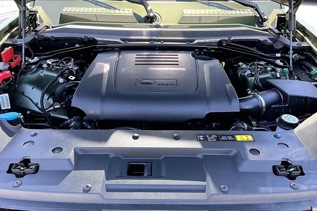 New 2026 Green Land Rover S image 12