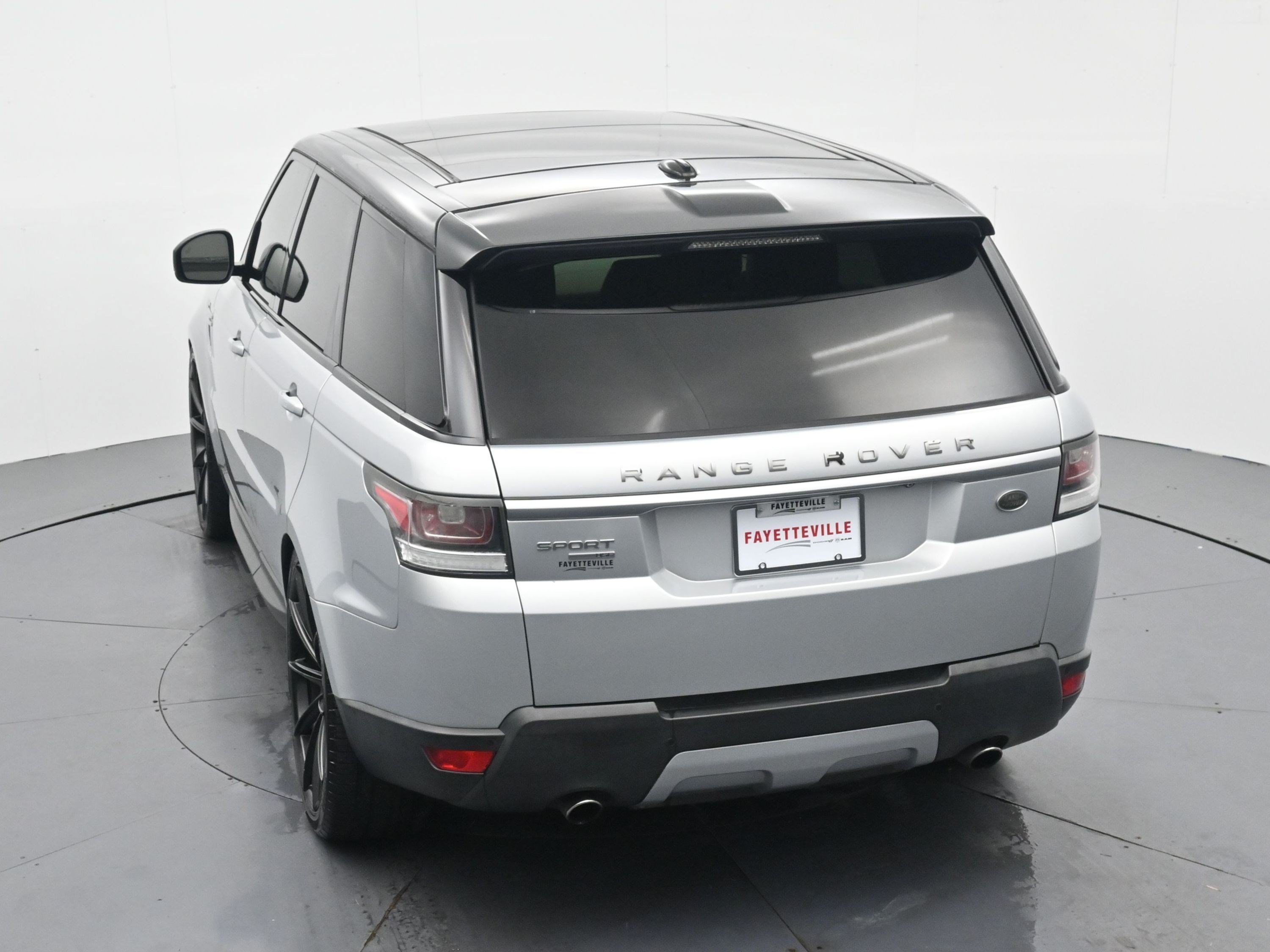 Used 2014 Causeway Gray Metallic Land Rover HSE image 24