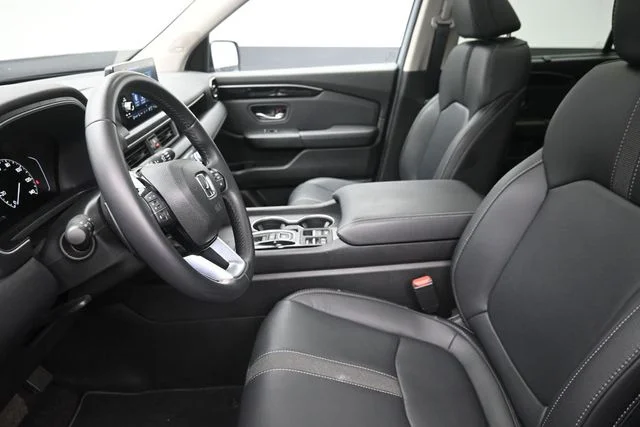 2025 Honda Pilot Touring - Photo 17