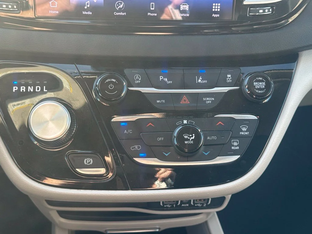 Used 2024 White Chrysler Touring L image 32