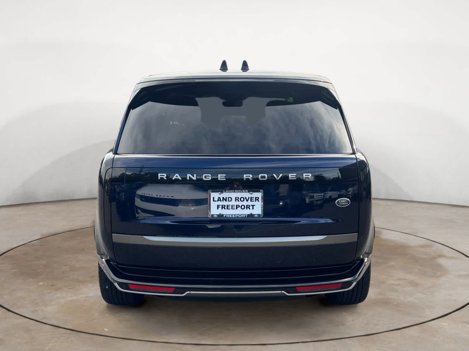 Used 2023 Portofino Blue Metallic Land Rover P400 SWB image 4