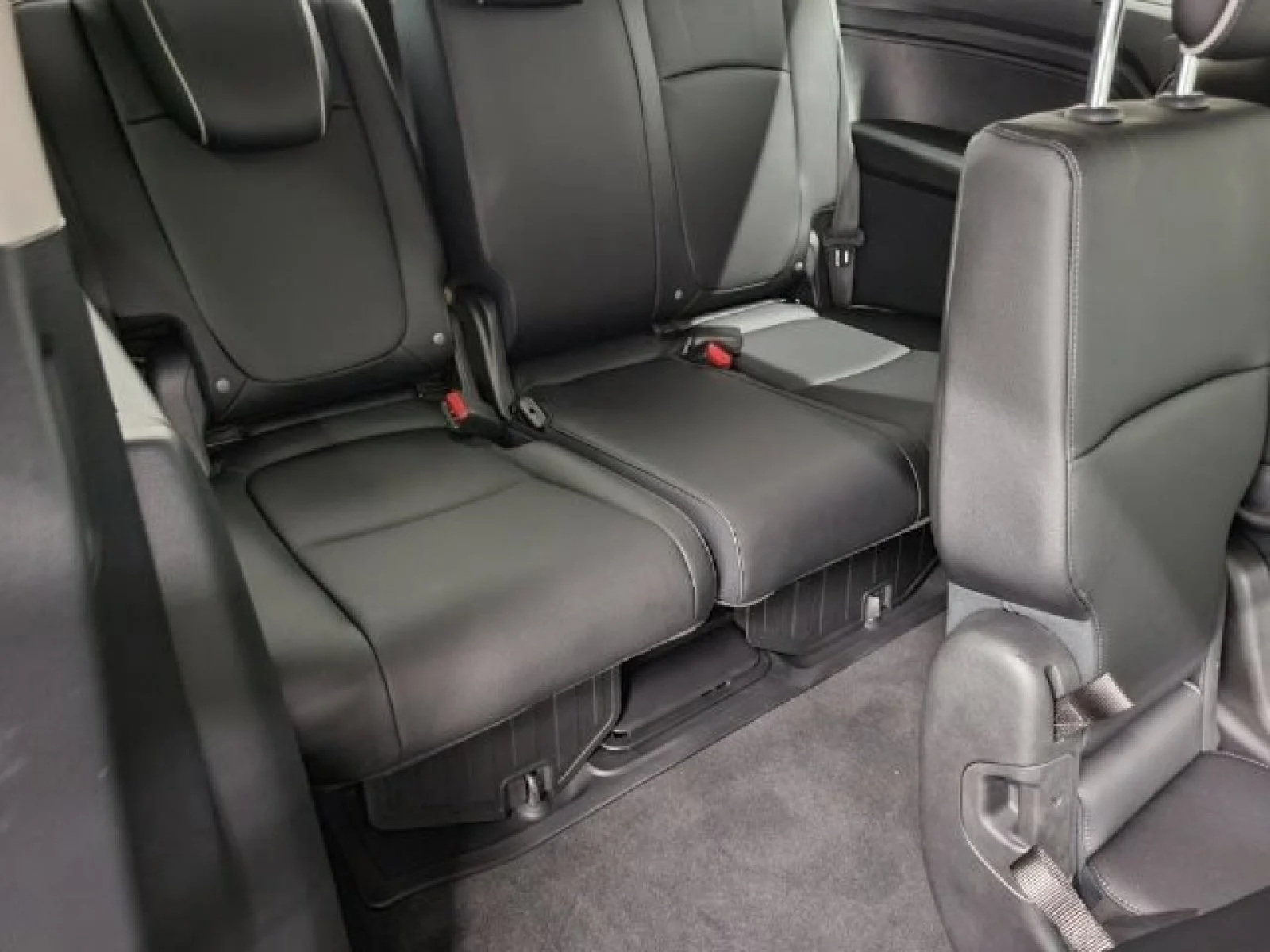 New 2026 Sonic Gray Pearl Honda Touring image 25