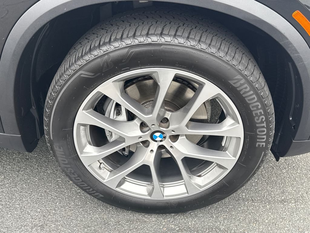 Used 2026 Black BMW xDrive40i image 12