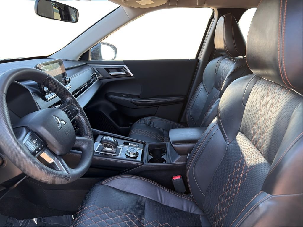 Used 2022 Labrador Black Pearl Mitsubishi ES image 10