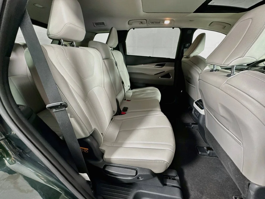 Certified Used 2026 Green INFINITI LUXE image 39