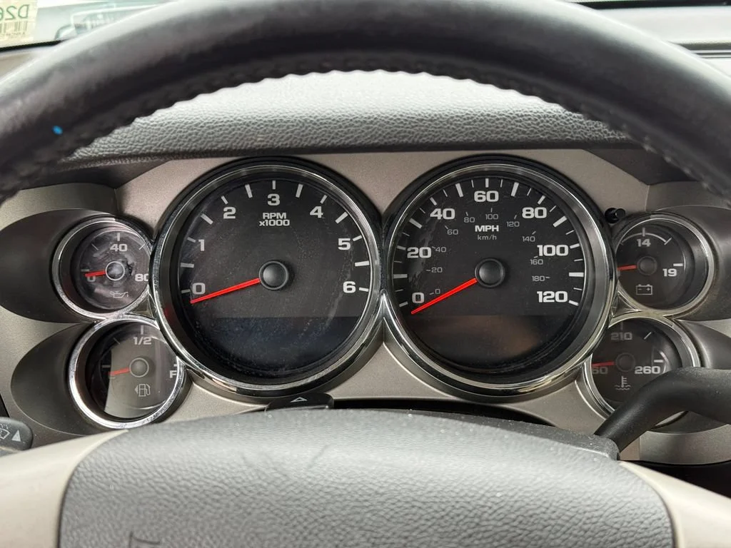 Used 2011 SUMMIT WHITE Chevrolet LT image 8
