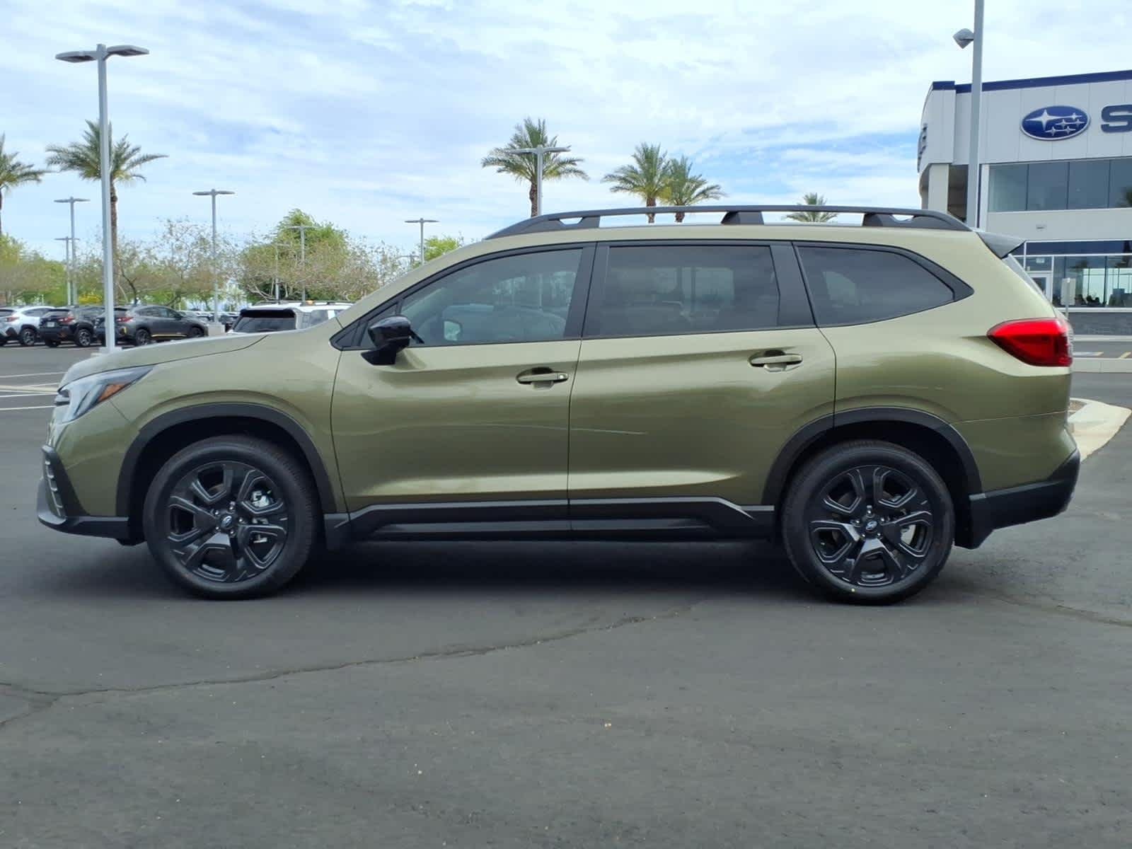 New 2026 AUTUMN GREEN METALLIC Subaru Onyx Edition Touring 7-Passenger image 4