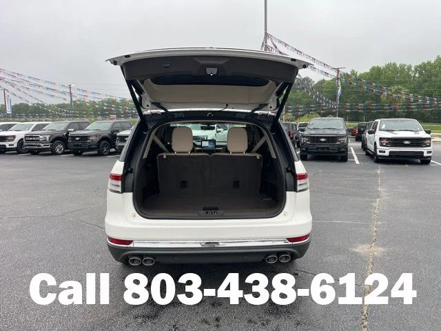 Used 2023 White Metallic Lincoln Standard image 31