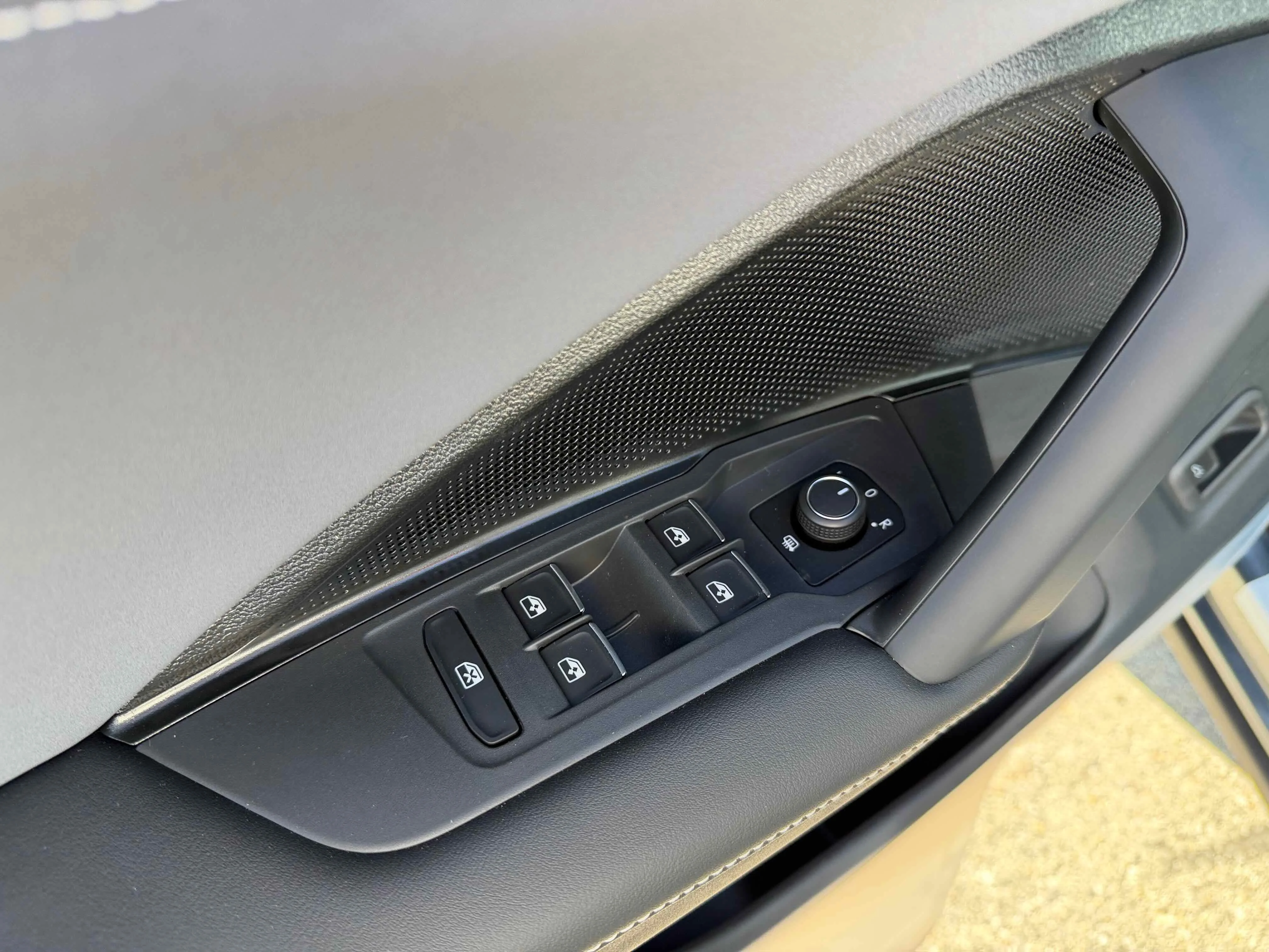 New 2026 Platinum Gray Volkswagen SE image 15
