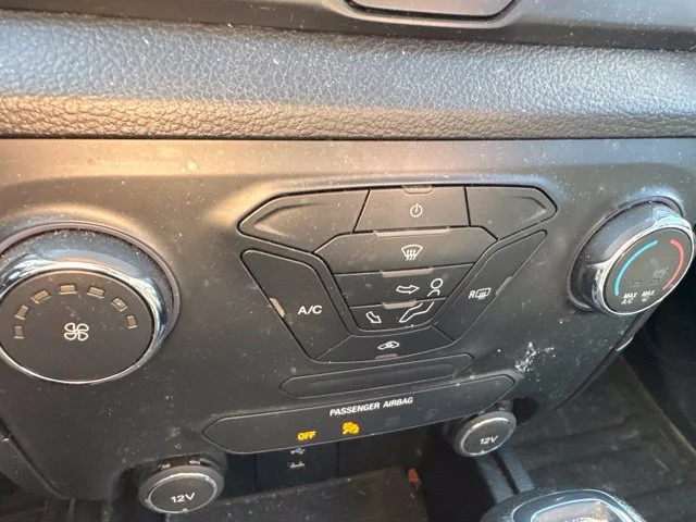 Used 2019 Black Ford XLT image 21