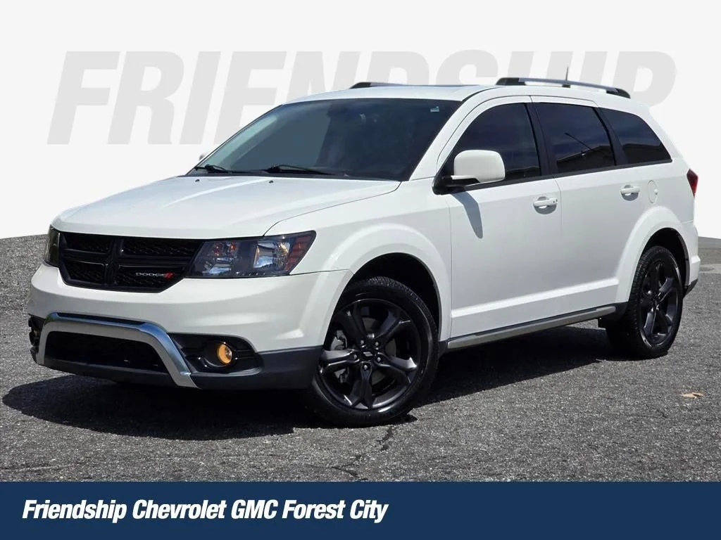 Used 2019 White Dodge Crossroad image 1