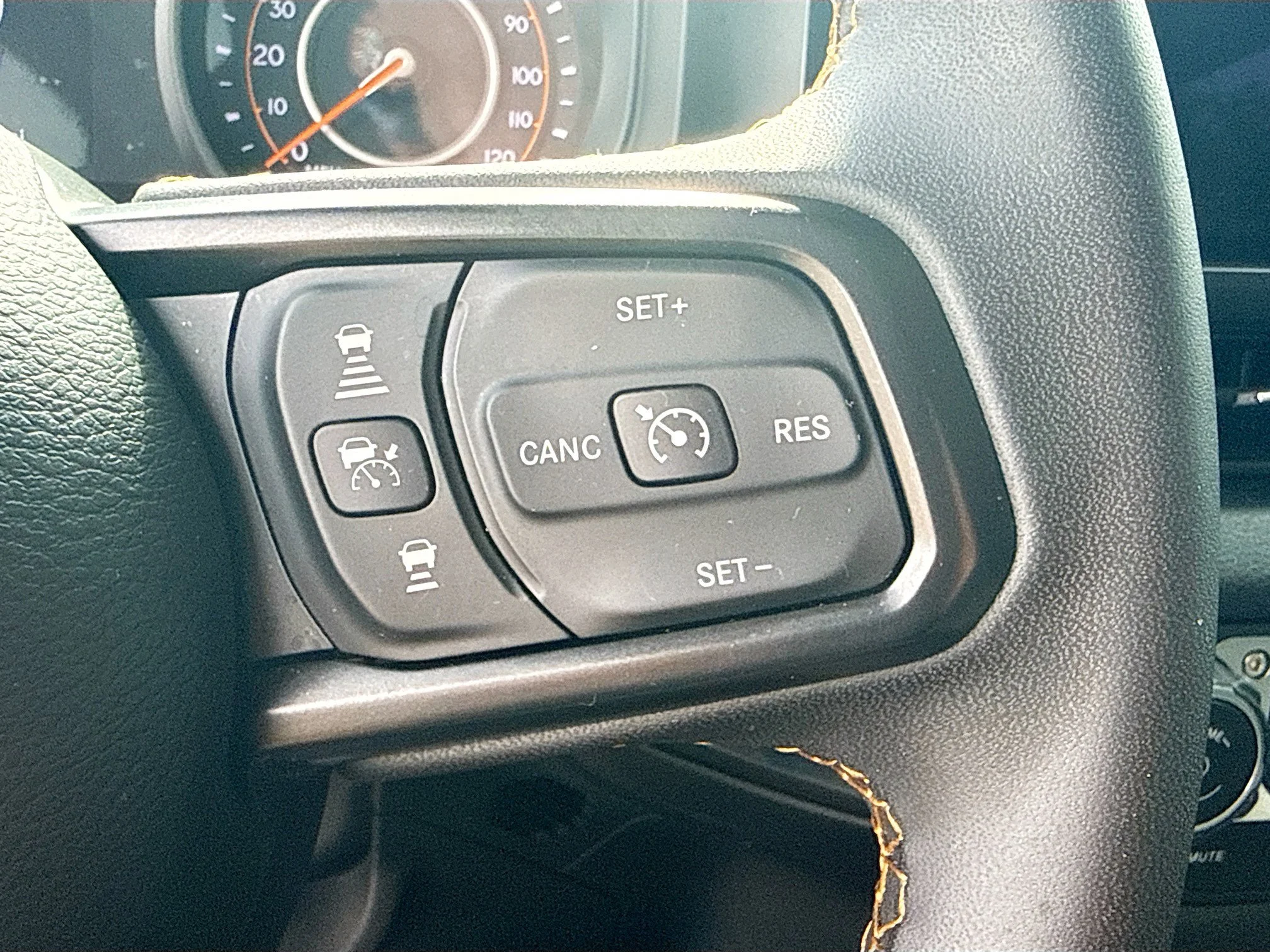 Used 2024 Silver Zynith Clearcoat Jeep Sport S image 35