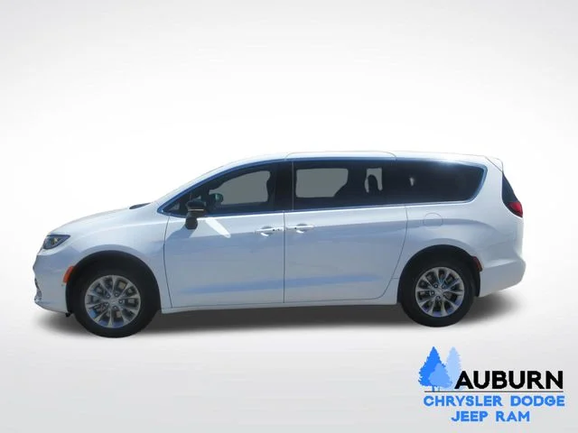 New 2026 Bright White Clear-Coat Exterior Paint Chrysler  image 4