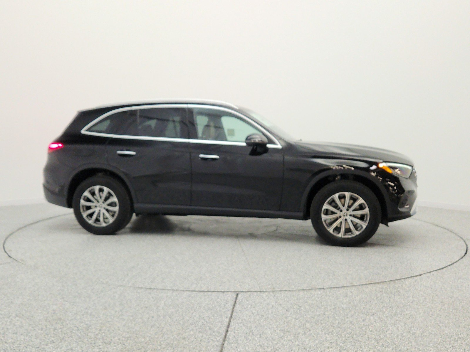 New 2026 Black Mercedes-Benz GLC 300 SUV image 4