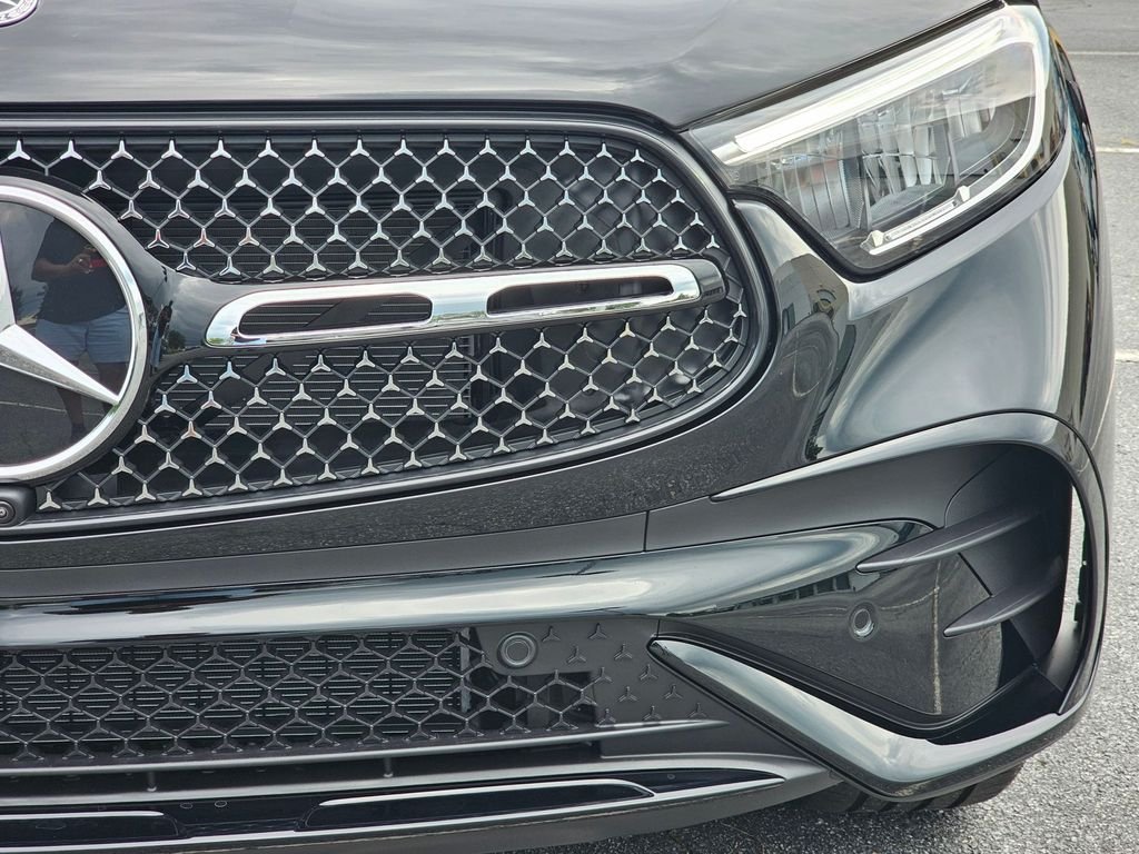 New 2026 Black Mercedes-Benz GLC 300 image 9