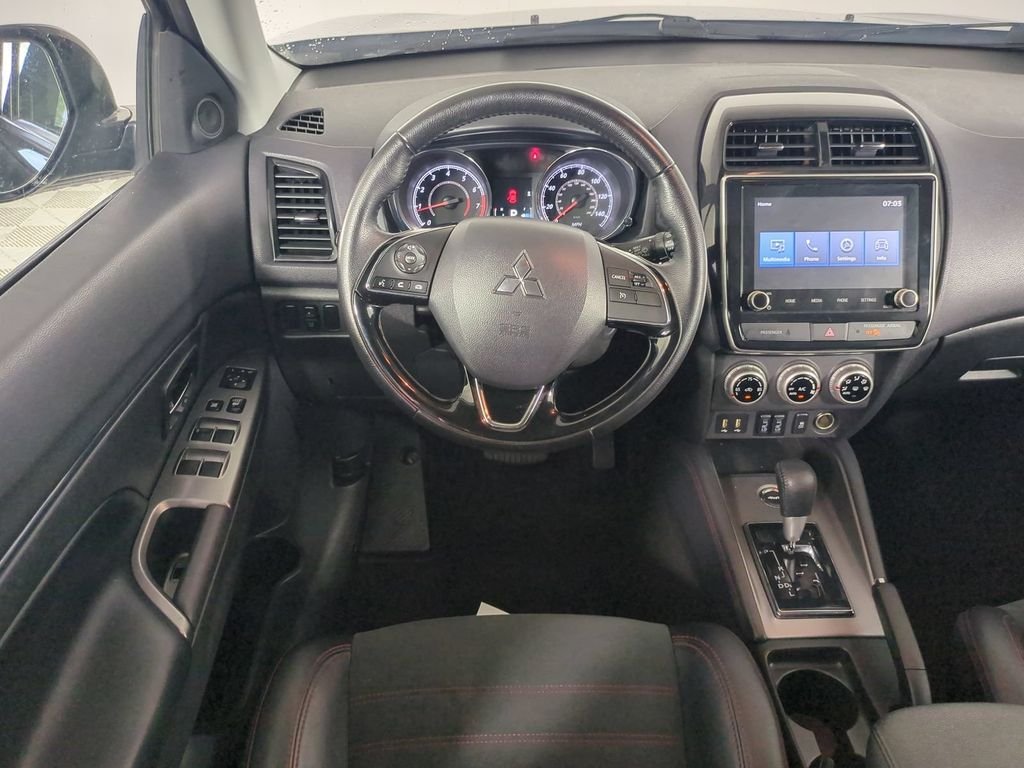 Used 2024  Mitsubishi 2.0 ES image 18