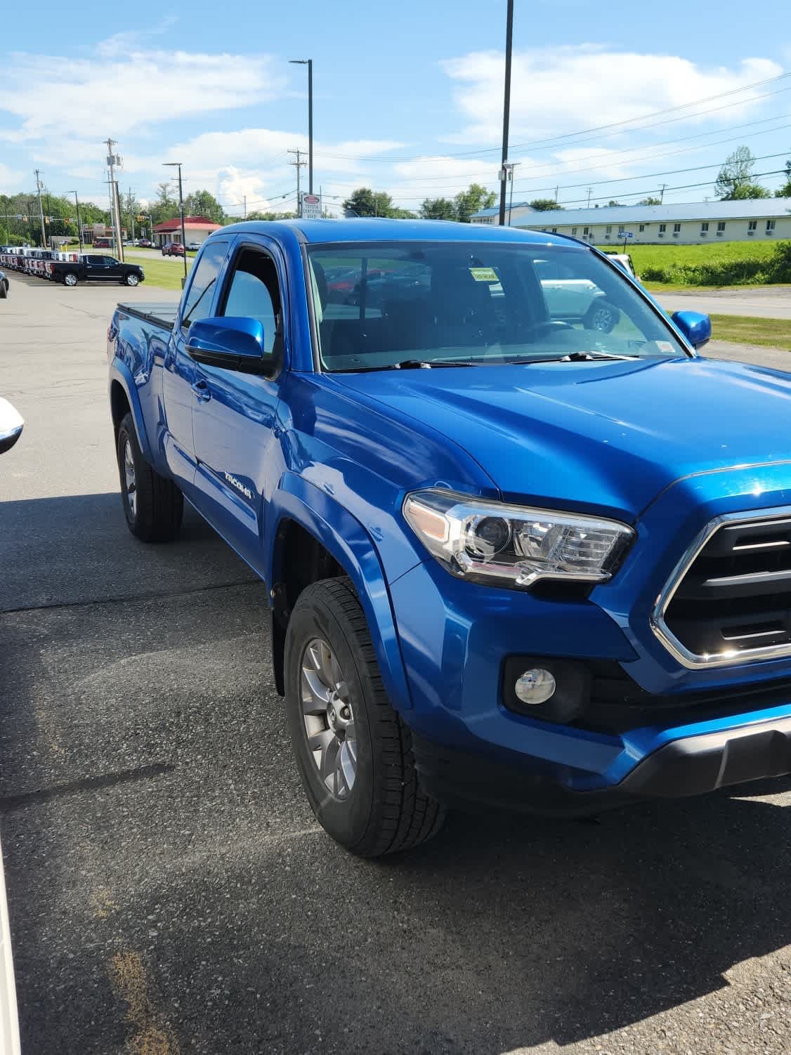 Used 2016 Blazing Blue Pearl Toyota SR5 image 2