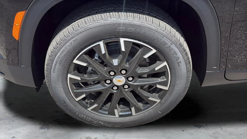 New 2026 Mosaic Black Metallic Chevrolet LT image 30