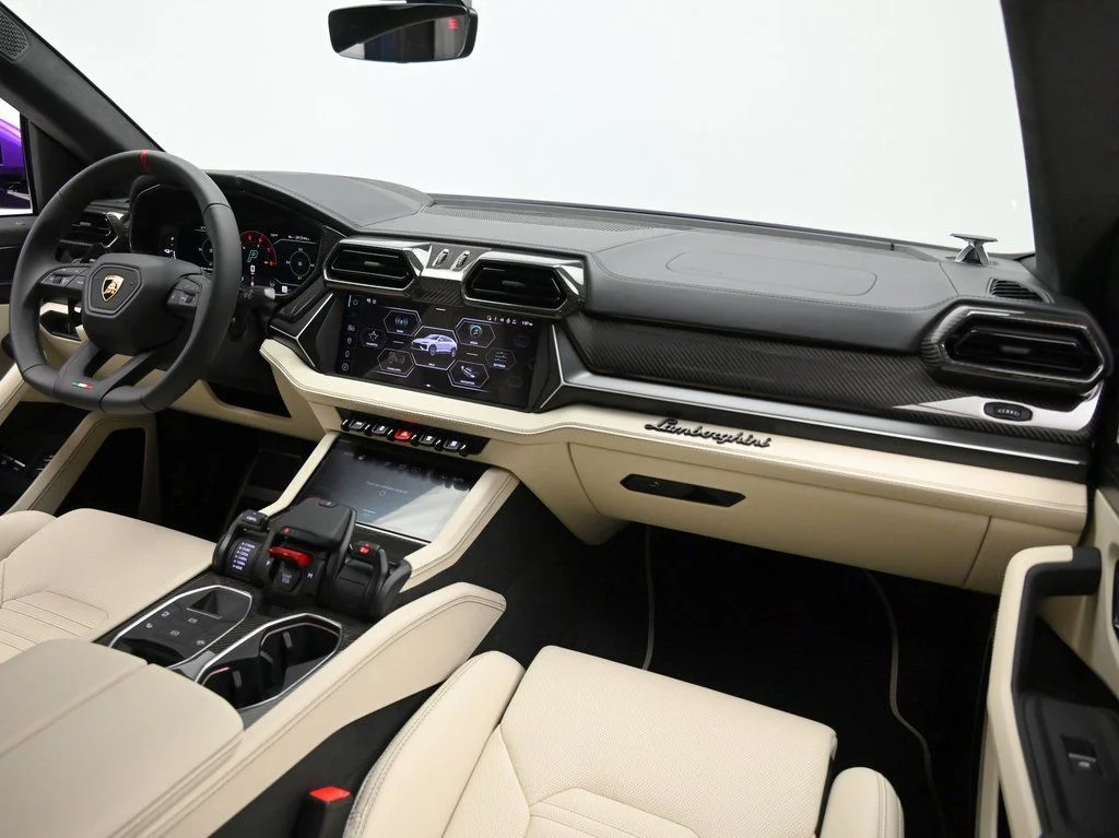 2025 Lamborghini Urus SE - Photo 10