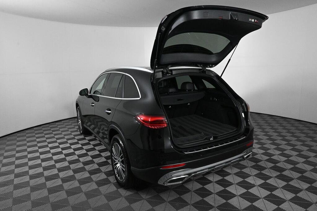 Certified Used 2025 Black Mercedes-Benz GLC 300 image 19