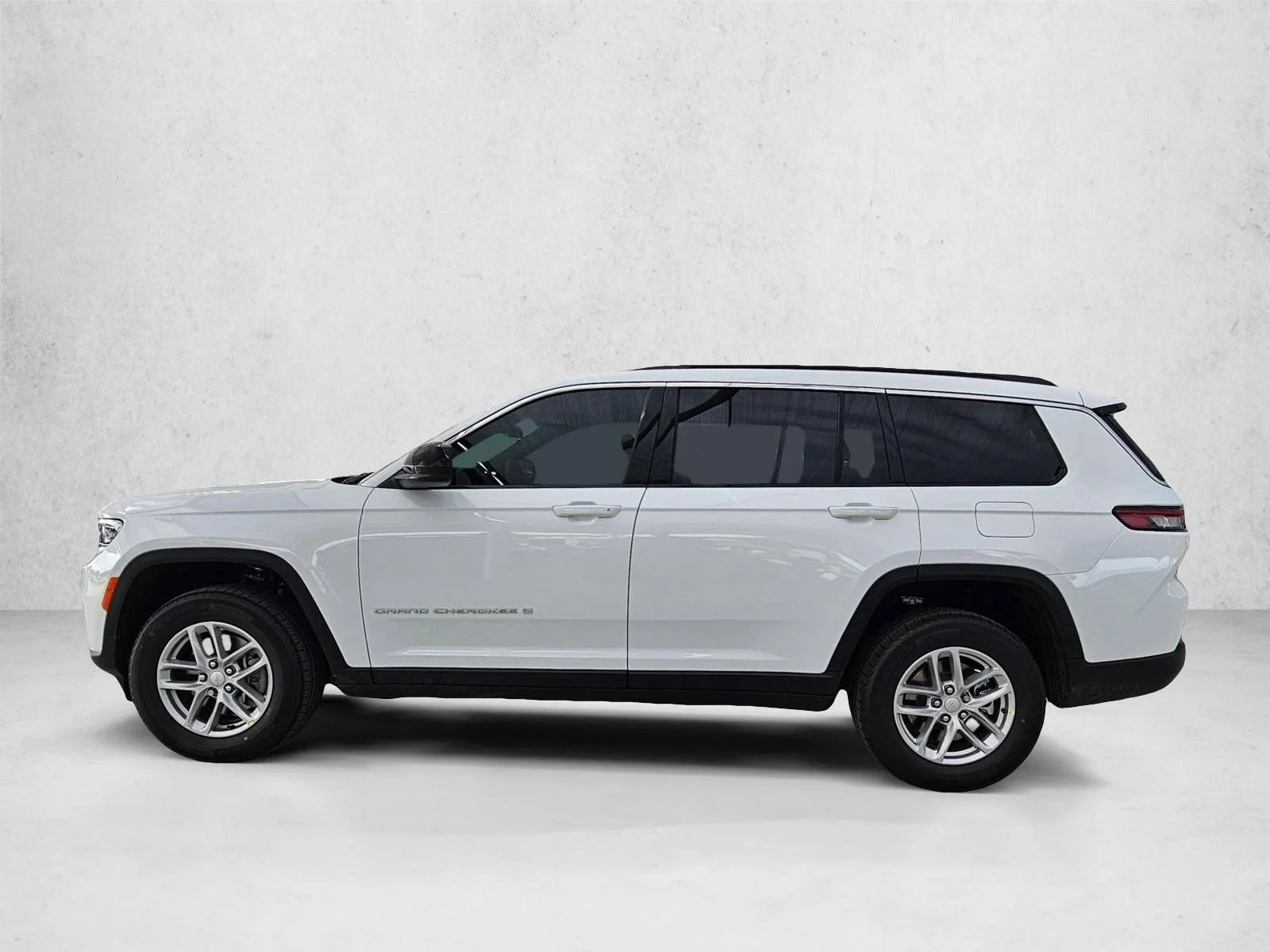 New 2026 Bright White Clear-Coat Exterior Paint Jeep Laredo X image 5