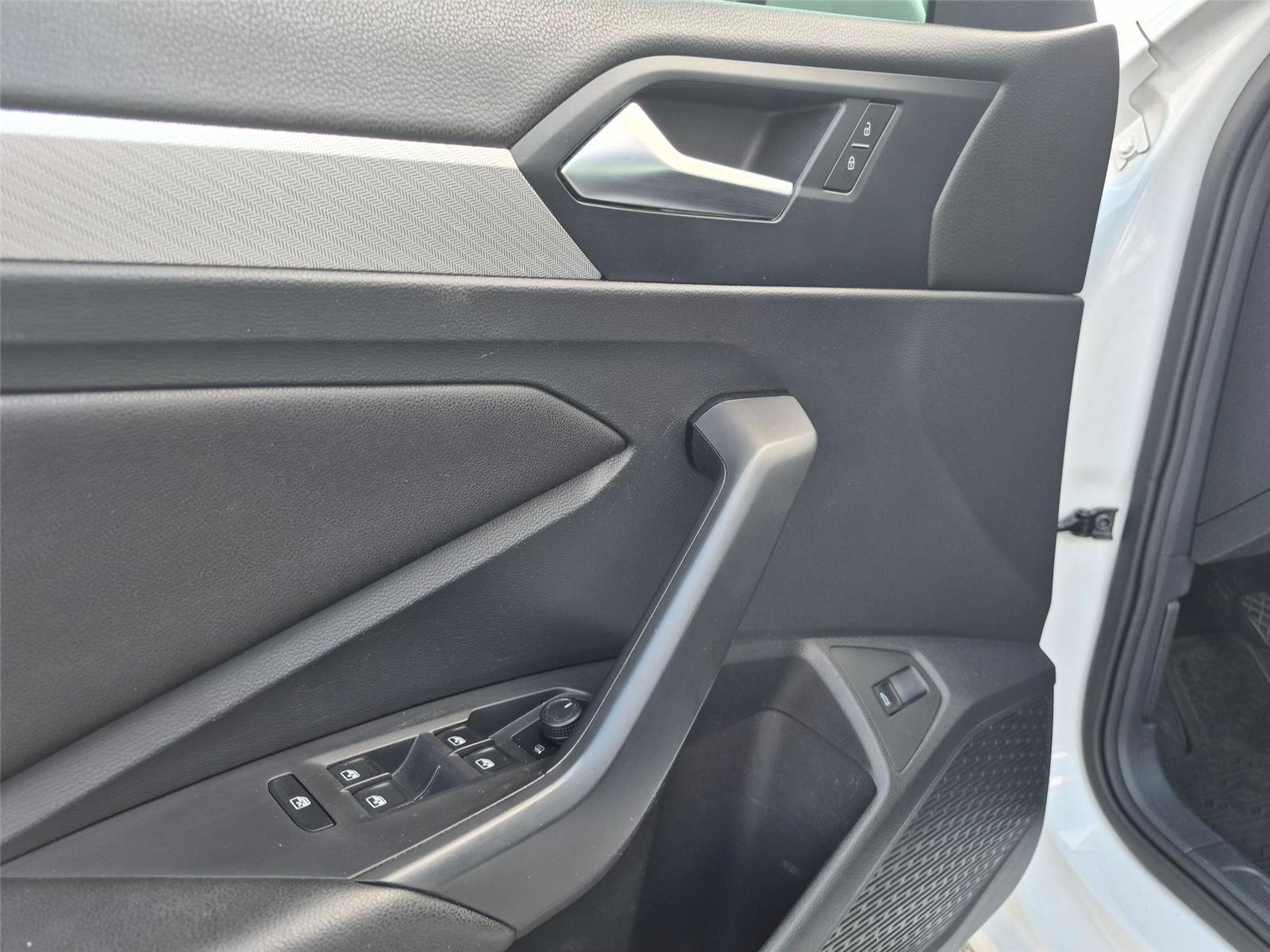 Used 2019 Pure White Volkswagen S image 13
