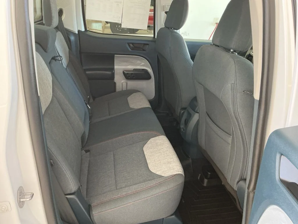 Used 2022 Oxford White Ford XLT image 25