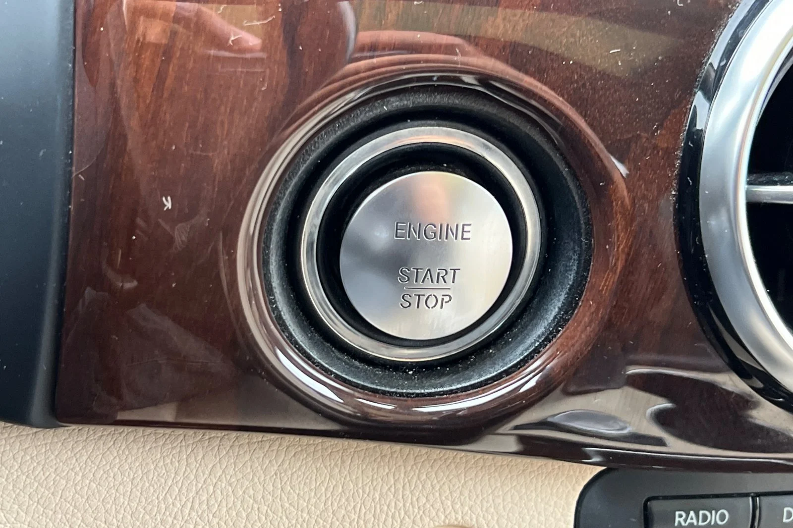 Used 2014  Mercedes-Benz GLK 250 image 24