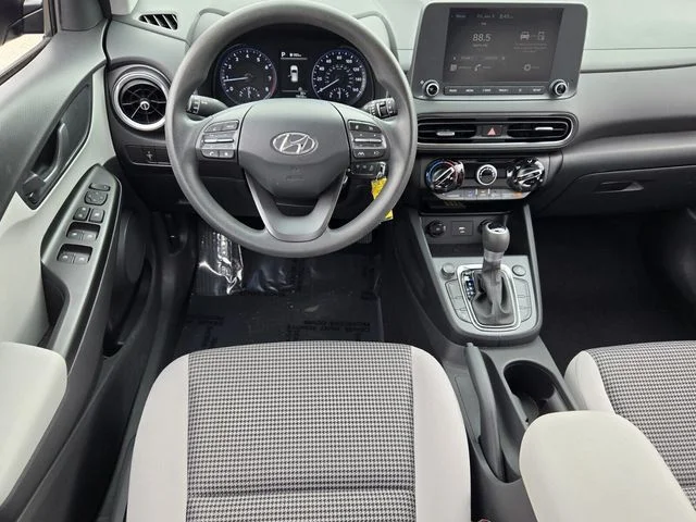 2023 Hyundai Kona SE - Photo 14