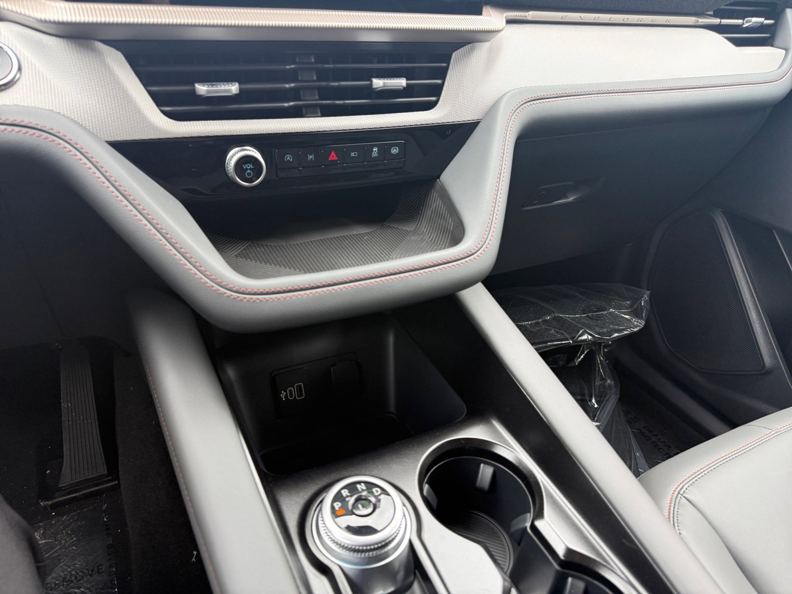 New 2026 Star White Metallic Tri-Coat Ford Active image 20