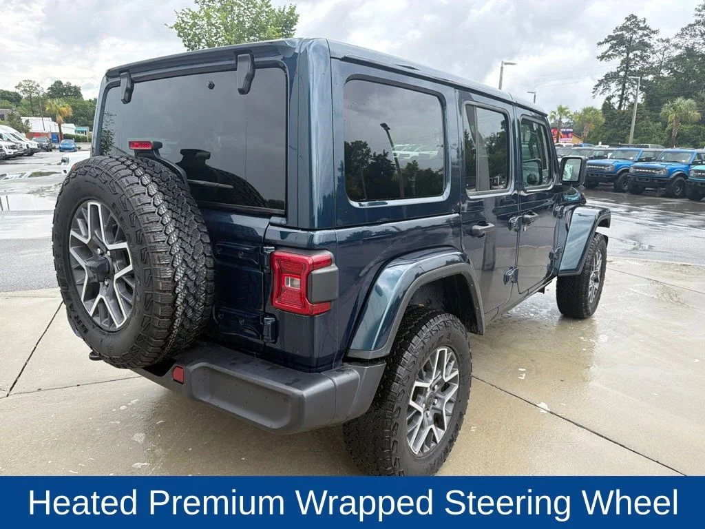 Certified Used 2025 Blue Pearl Jeep Sahara image 9