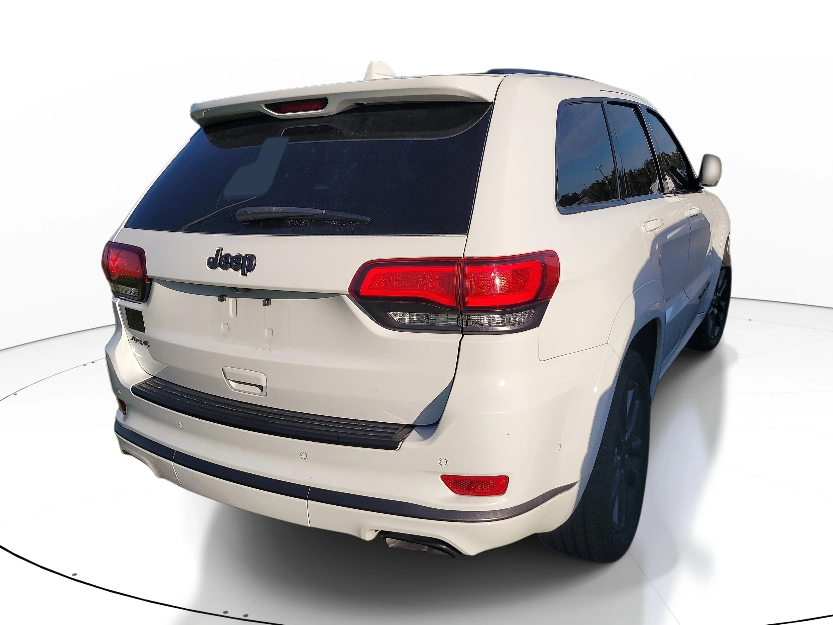 Used 2019 Bright White Clearcoat Jeep High Altitude image 4