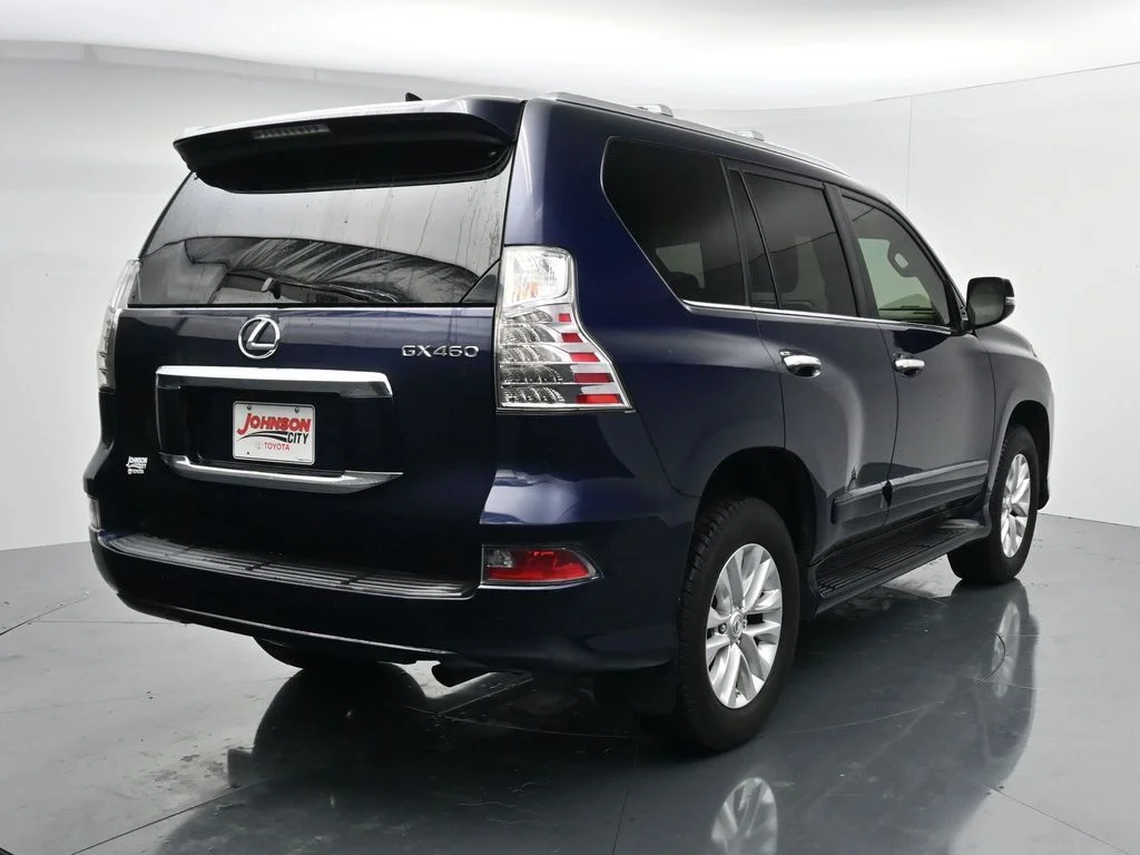 Used 2017  Lexus 460 image 7