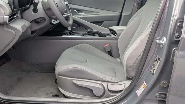 Used 2023 Gray Hyundai SEL image 11