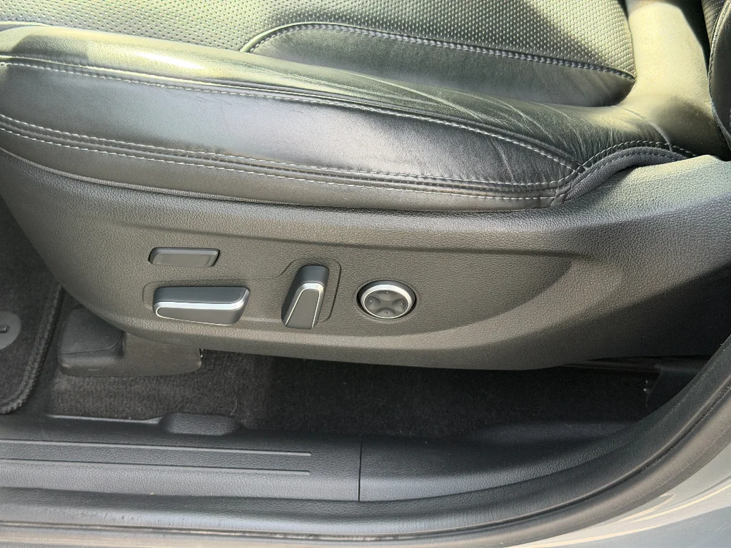 Used 2022 Hampton Grey Hyundai Ultimate Calligraphy image 19