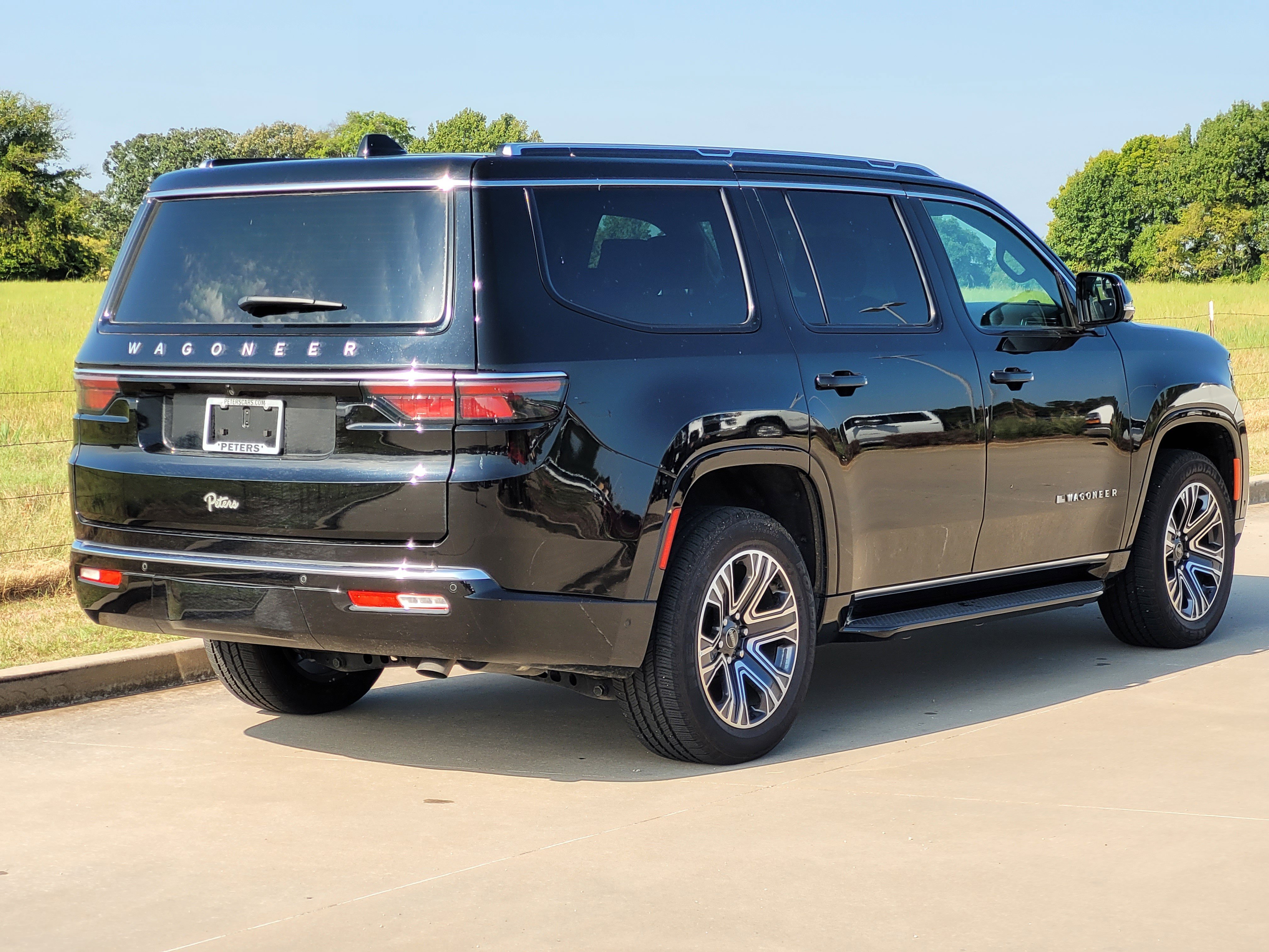 New 2025 Diamond Black Crystal Pearlcoat Jeep  image 3