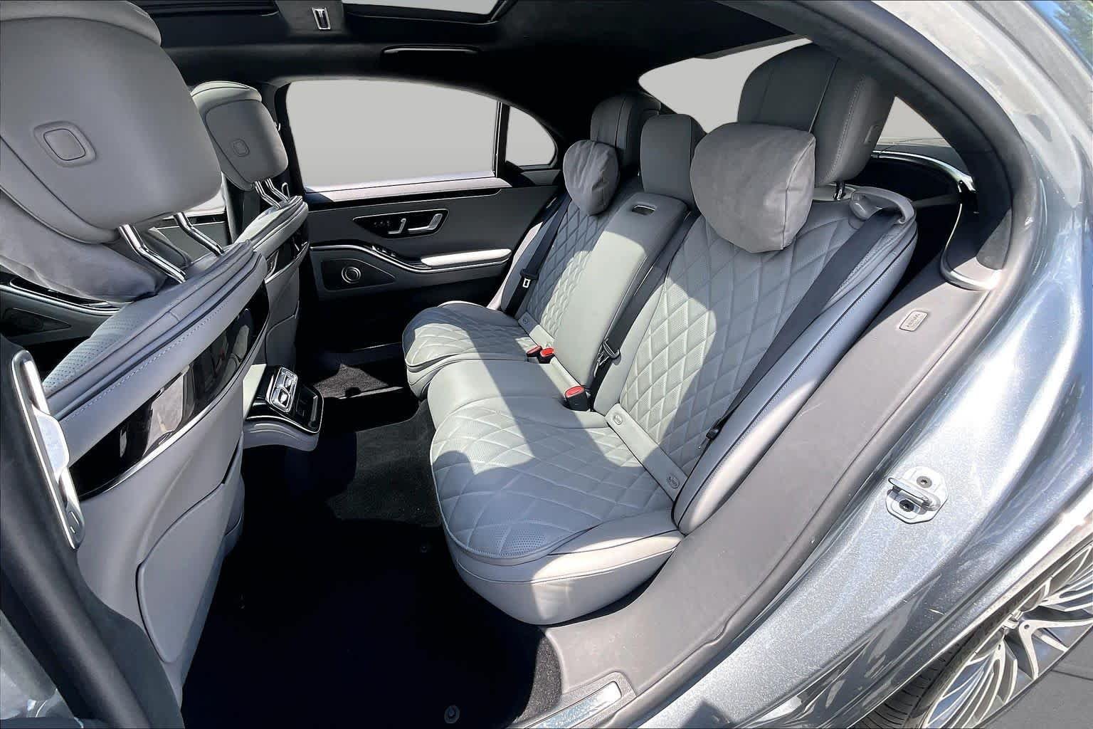 Used 2023 Selenite Grey Mercedes-Benz S 580 image 21