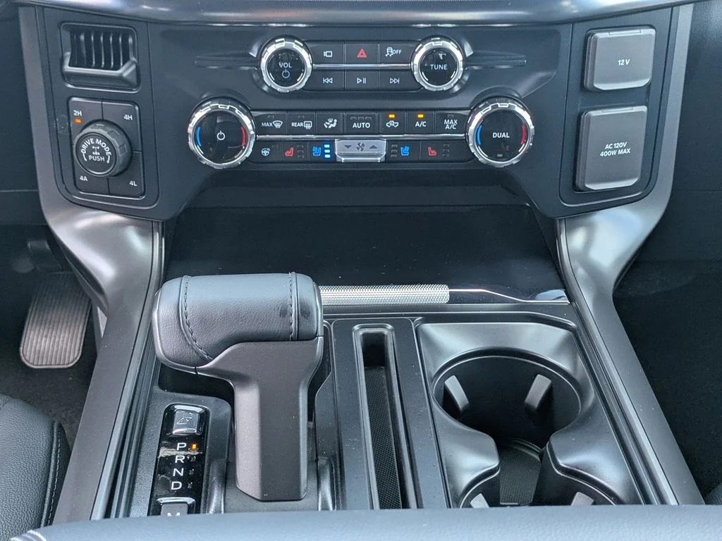 New 2026 Iconic Silver Metallic Ford Lariat image 19