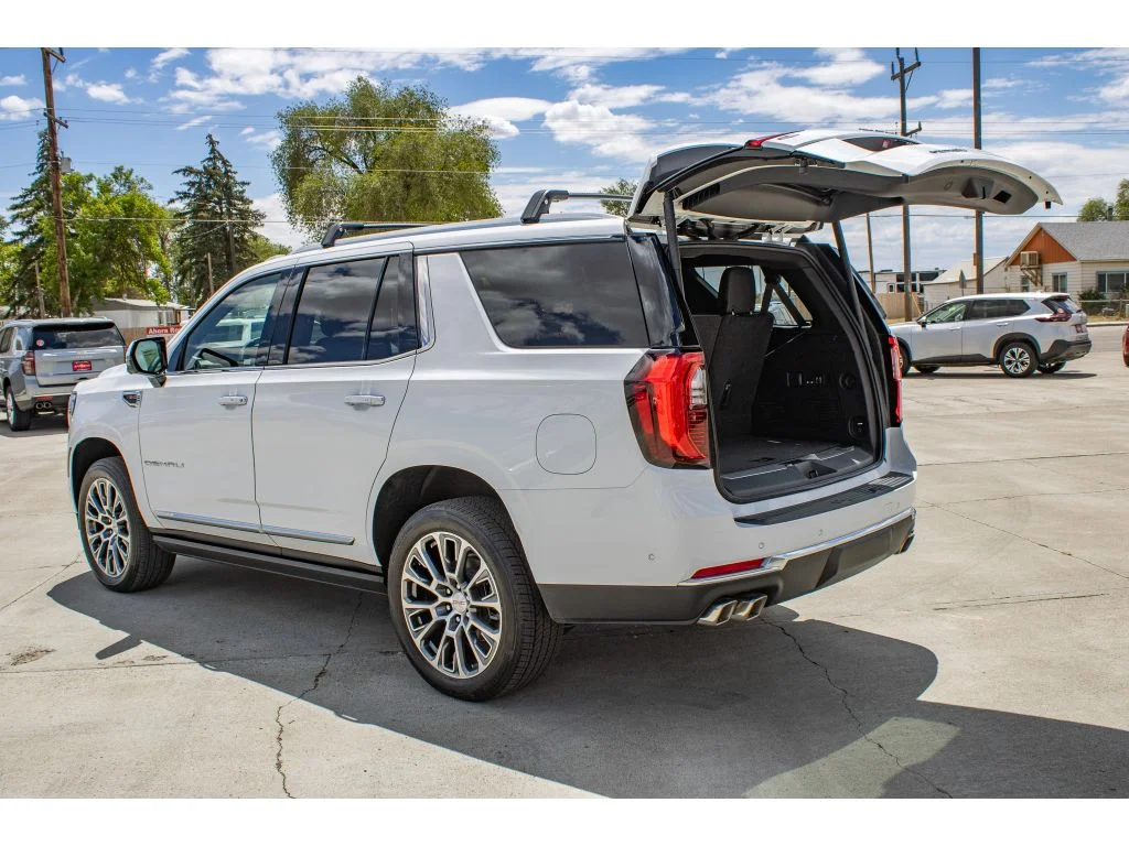 2026 GMC Yukon Denali - Photo 9